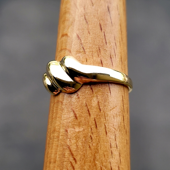 ❤️10k Size 8.25 Precious Solid Yellow Gold Grooved Puffy Band Ring! 👌🎁 - Picture 12 of 12